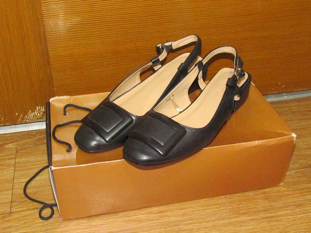 Parisian black heel sandals Women s Fashion Footwear Flats Sandals on Carousell
