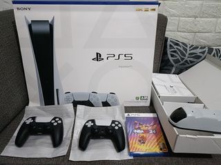 Ps5 disc ed. Complete with 2 controllers and nba 2k24