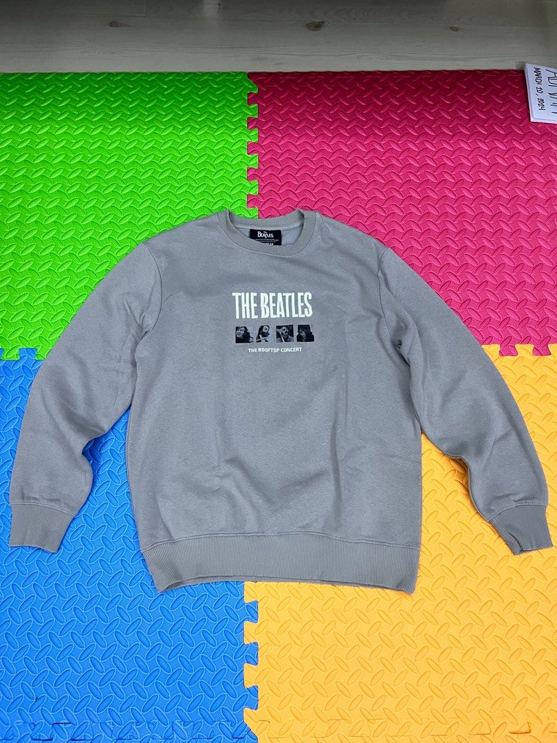 Pull Bear The Beatles Rooftop Concert Sweater Men s Fashion Tops Sets Hoodies on Carousell