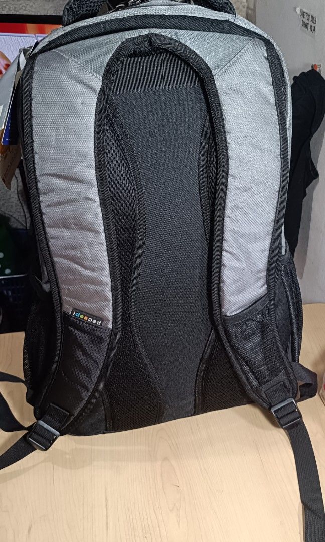 Samsonite (15") laptop Backpack Grey blacl (Category: Backpacks) located in Manila. Submitted by rockymagna82486 (Listing ID 1301202952, Image 3). Description: Brand new authentic issues: missing zipper Handle can fit 15 inch laptops 18x12x8.5 40liters loc cubao.