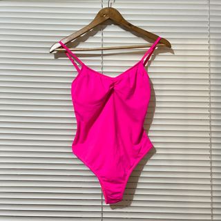 (Category: ) located in . Submitted by erinnneee (Listing ID 1301145952, Image 1). Description: .