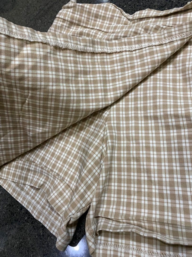 Short Skirt (Category: Shorts) located in Manila. Submitted by janicaking (Listing ID 1301207428, Image 3). Description: Brand new no tag. Size 28-37.