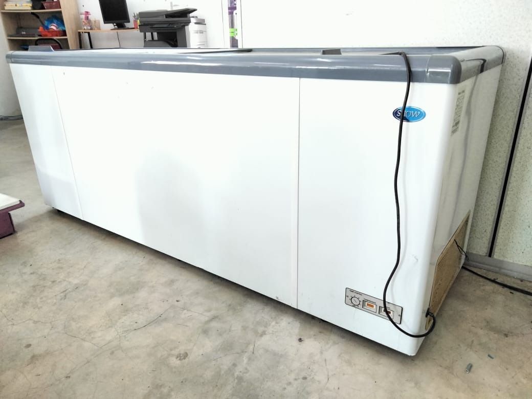 SNOW Freezer 710 L (LY750GL) (Category: Refrigerators & Freezers) located in Kuala Lumpur. Submitted by koperasik12970 (Listing ID 1301166355, Image 1). Description: Brand : SNOW Model : LY750GL Capacity : 710 Litres Power : 220-240 VAC 50Hz Phase : Single Amps : 205 Refrigerant : R134a (CFC Free) Charge : 200 grams Motor : 3/8. H,P Jo No : J1942008 Climate : Class T.