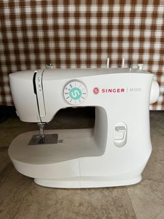 USED SINGER SEWING MACHINE MODEL M1505