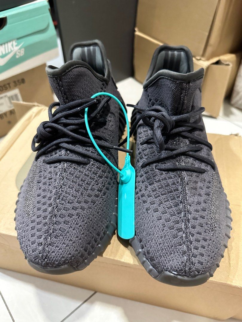 Yeezy 350 Raw Black Euro 40 UK6.5