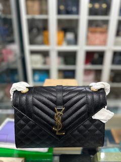 (Category: ) located in . Submitted by closetcompany (Listing ID 1301269020, Image 1). Description: .