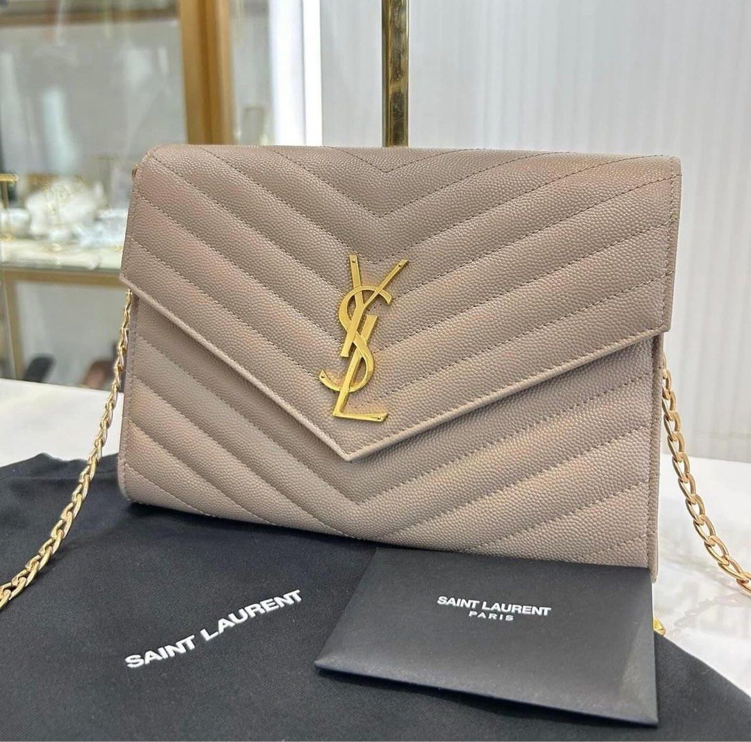 YSL WOC BNEW (Category: Luxury Bags & Wallets) located in Santa Ana. Submitted by astonandariana (Listing ID 1301306919, Image 2). Description: .
