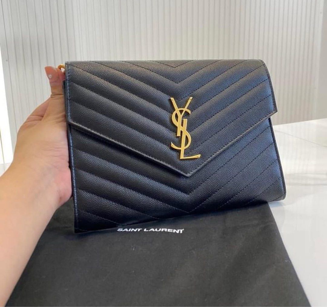 YSL WOC BNEW (Category: Luxury Bags & Wallets) located in Santa Ana. Submitted by astonandariana (Listing ID 1301306919, Image 1). Description: .
