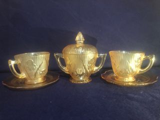 1930’s-1950’s Jeannette Glass USA Iris and Herringbone Carnival Glass Iridescent Marigold Lidded Sugar Dish + 2 Sets of Cups and Saucers