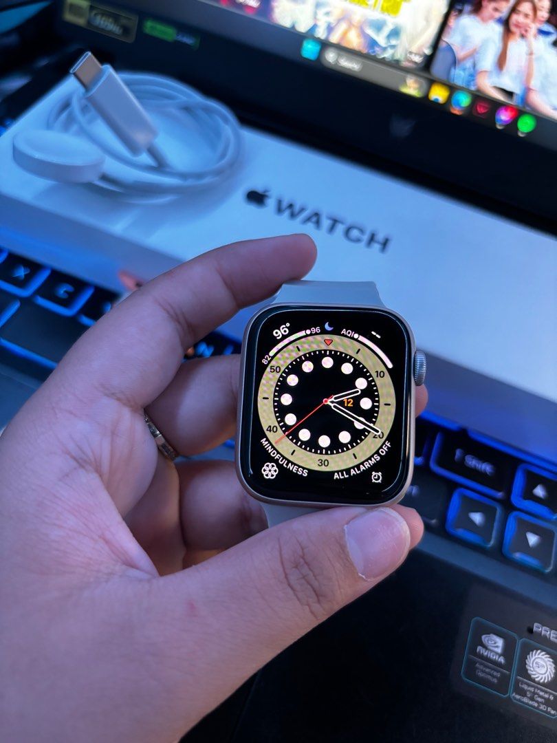 Apple Watch SE 2 wifi + Cellular 44 mm starlight, Mobile Phones & Gadgets, Wearables & Smart