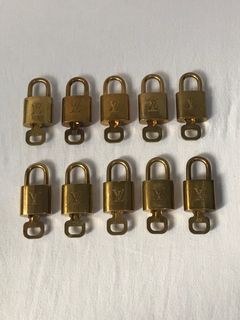 Authentic LOUIS VUITTON Key & Lock Set