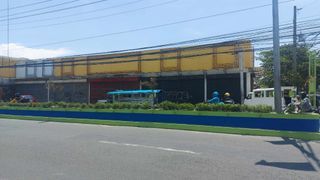 Commercial building for lease along aguinaldo highway