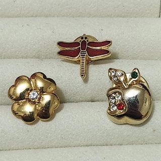 Cute mini brooches / tuck pins