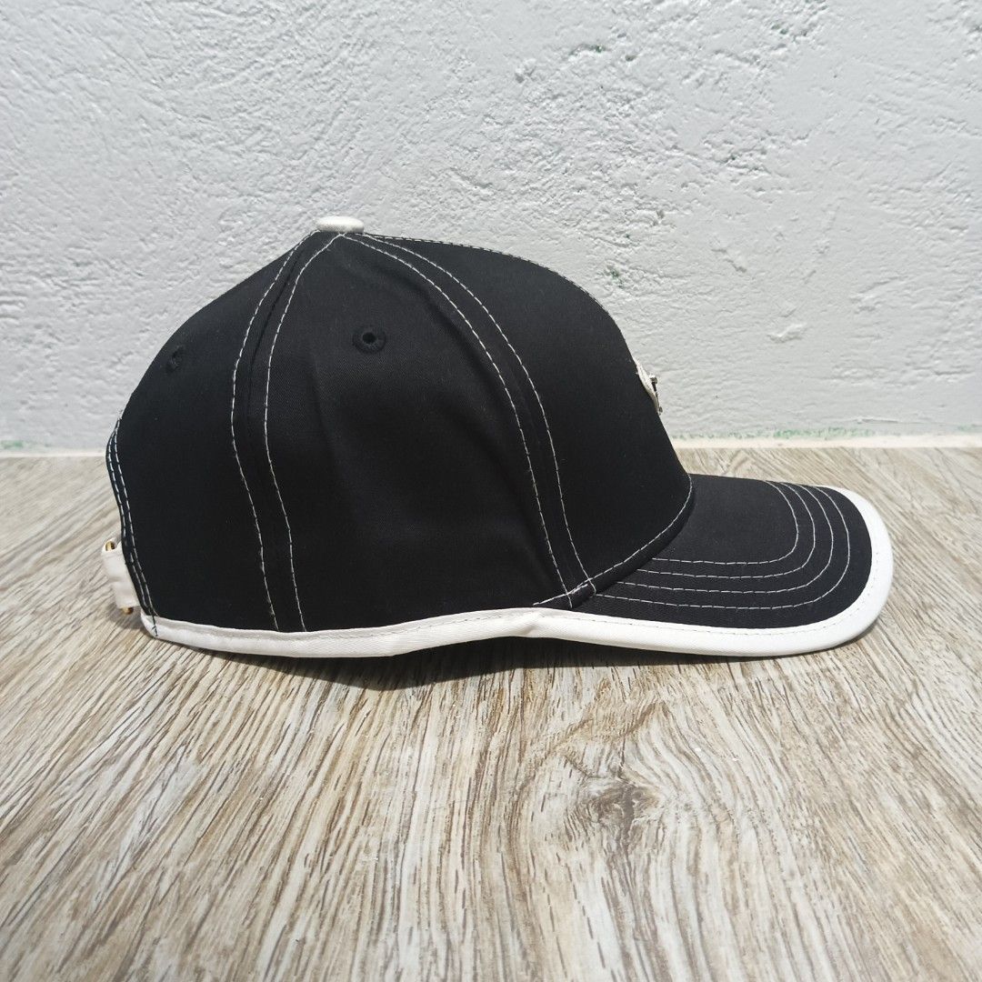 FORSALE PRADA CAP (Category: Caps & Hats) located in Manila. Submitted by sn0wchilddd (Listing ID 1304431841, Image 2). Description: 📌FORSALE CAP📌 PRADA EXCELLENT CONDITION LOCATION: NORTH CALOOCAN CITY CORRIER: J&T/LALAMOVE/LBC MOP: GCASH PM FOR INQUIRIES.
