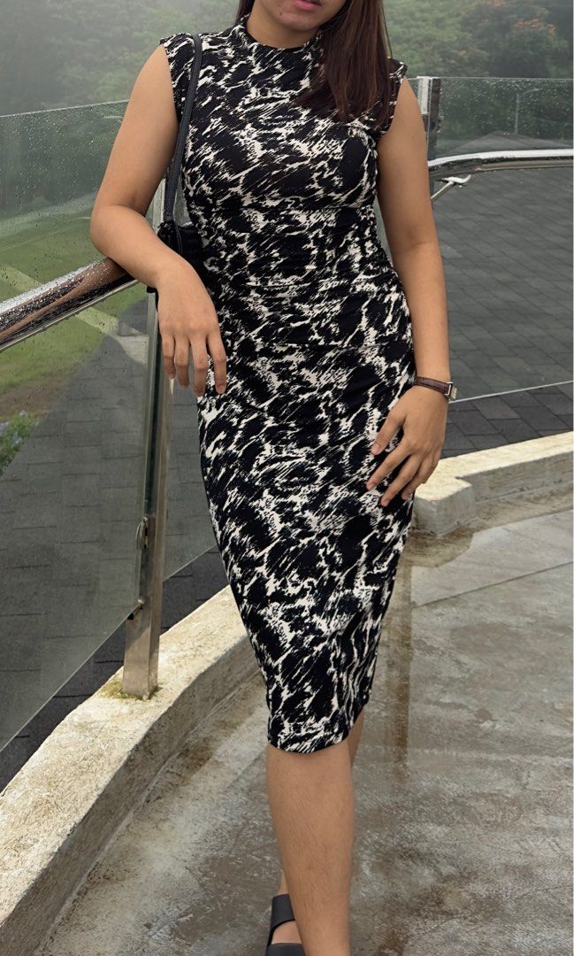 H&M gathered bodycon dress (Category: Dresses) located in Baggao. Submitted by chiechiee (Listing ID 1304433495, Image 2). Description: Used once only ₱999 original price ₱499 only + sf Size: S.