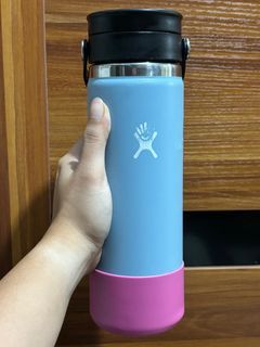 Hydroflask (20 oz) with hydroflask boot