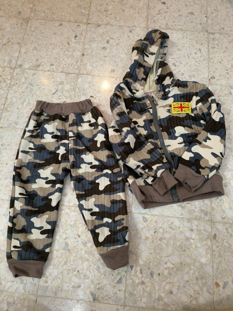 Jacket set (Category: Babies & Kids Fashion) located in Petaling Jaya. Submitted by jasmineky (Listing ID 1304282758, Image 1). Description: jacket set for 2yo - 3yo.