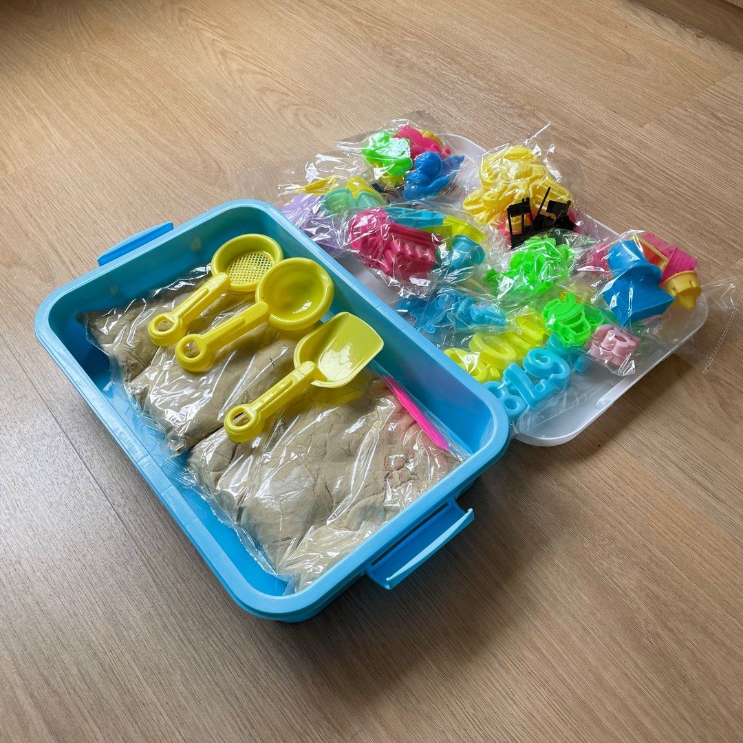 Kinetic sand container clearance