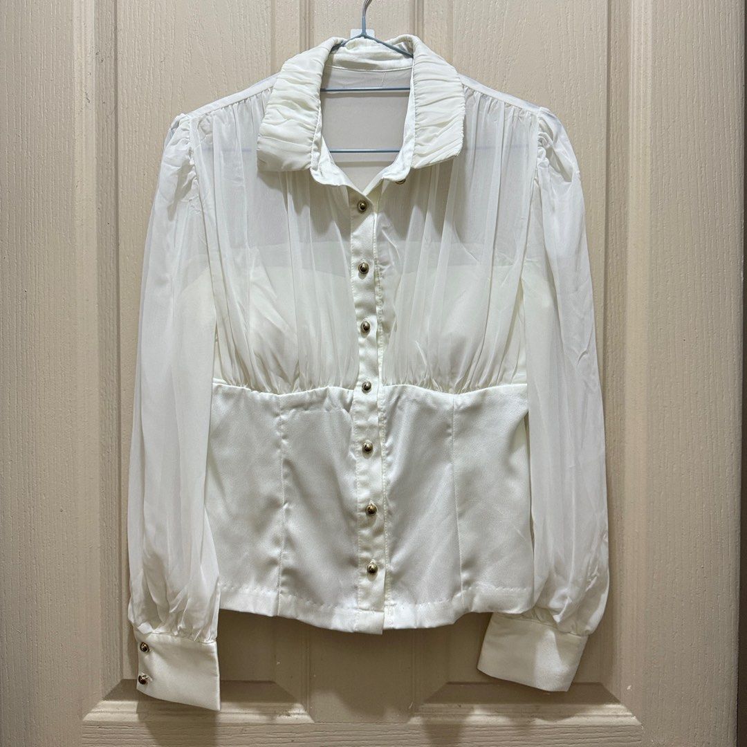 Koren white mesh top with padding (Category: Blouses) located in Malabon City. Submitted by moideclutter (Listing ID 1304369029, Image 1). Description: Used once Size M.