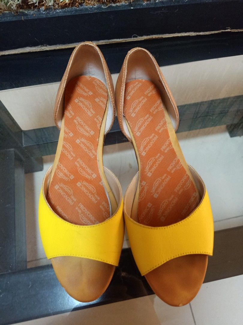Latigo Flats Yellow Women s Fashion Footwear Flats Sandals on Carousell