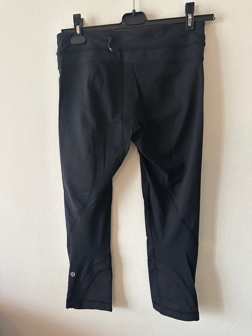 Lululemon X Soul cycle Crop Skull leggings US 6