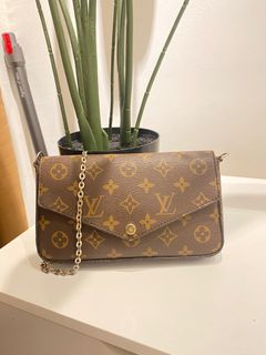 (Category: ) located in . Submitted by angele_wardrobe (Listing ID 1304404353, Image 1). Description: .