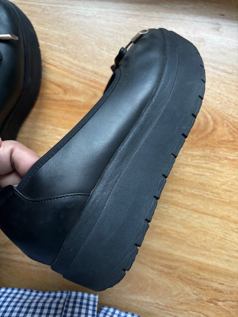 Medi feet, Women's Fashion, Footwear, Flats on Carousell