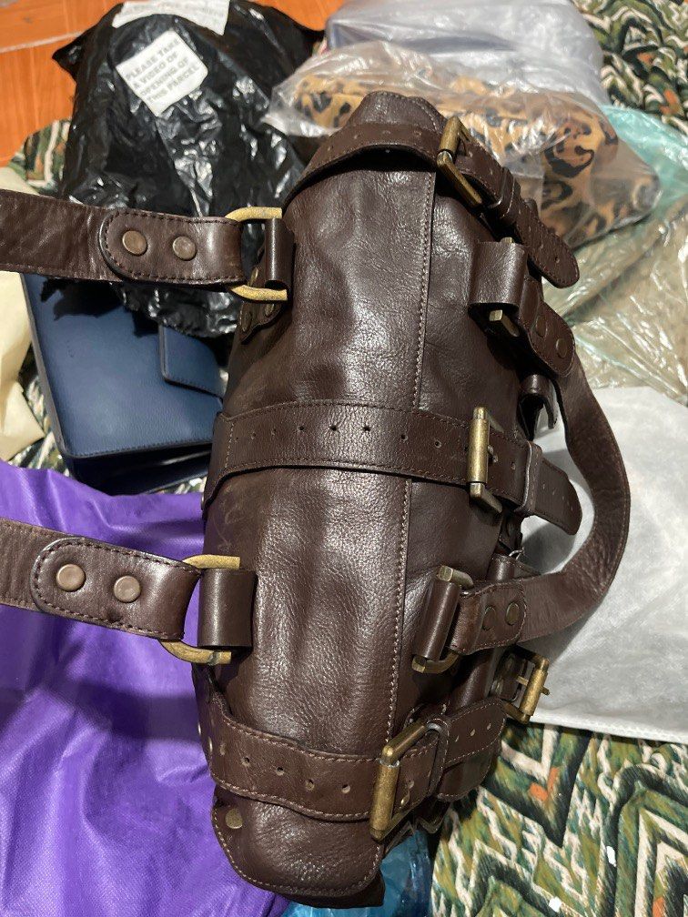 MULBERRY Leather Bag (Category: Luxury Bags & Wallets) located in Rizal. Submitted by preloved1143 (Listing ID 1304390330, Image 2). Description: Preloved Mulberry Bag Authentic Soft Leather No Strap Included Washed and Ready to Use Sign of usage sa hardwares(should clean) .