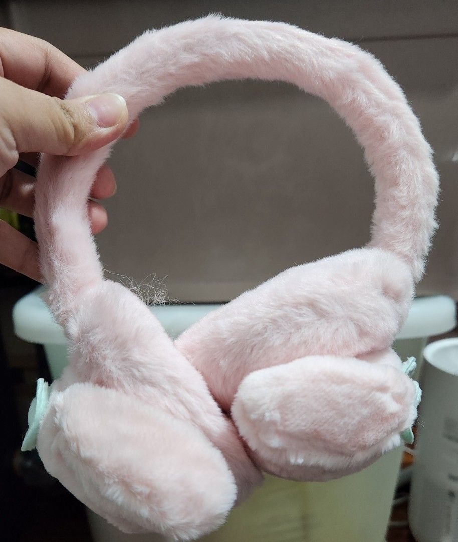 My Melody Earmuffs (Category: Babies & Kids Fashion) located in Makati City. Submitted by declutteryu (Listing ID 1304397684, Image 3). Description: Never used since late delivered from online store. For 6mos to 3yrs old.