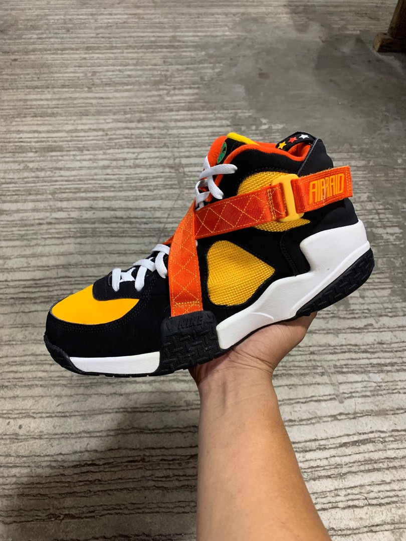 rayguns air raid