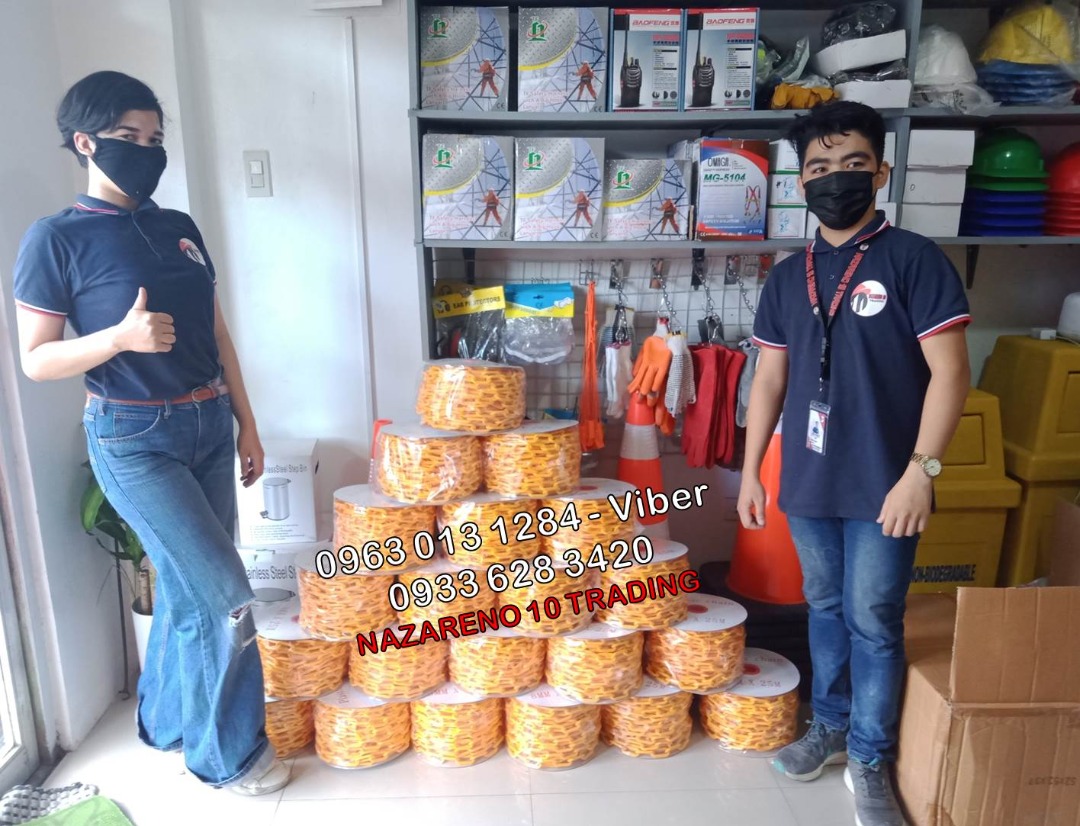 Plastic chain Crowd control chain, Looking For on Carousell