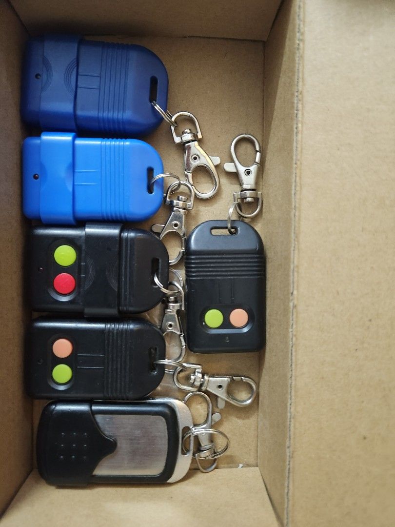 Remote Control (Category: Other Accessories) located in Kuala Lumpur. Submitted by purpleflowerjewel (Listing ID 1304386813, Image 1). Description: .