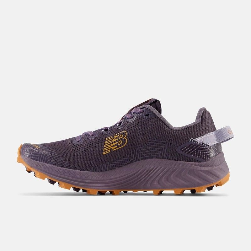 Sepatu lari wanita New Balance Fuelcell Summit Unknown V4 trail run Fesyen Wanita Sepatu di Carousell