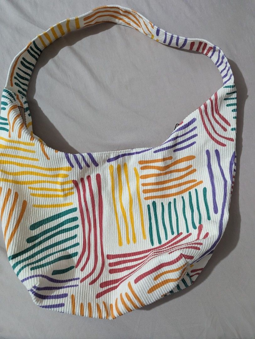 Shoulder bag (Category: Luxury Bags & Wallets) located in Pasig City. Submitted by S07613 (Listing ID 1304386678, Image 1). Description: Oversized Hobo Bag Colorblock Striped Pattern Brand new Never used Bought from Shein rfs: bought for prev summer trip pero di natuloy.