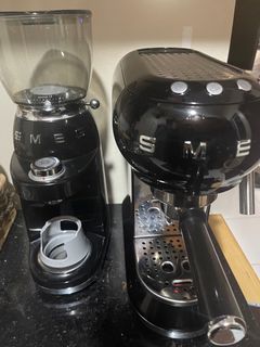 SMEG Coffee Machine with SMEG coffee grinder