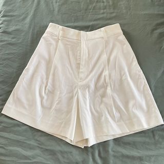 Uniqlo pleated shorts small