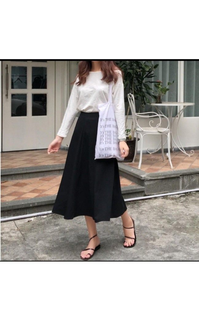 Uniqlo U Rayon Midi Black Skirt