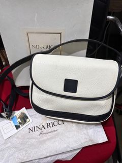 Vintage Authentic Nina Ricci Crossbody Sling Bag 🤍 Genuine Leather