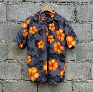 Vintage Hawaiian Crazy Shirt Buttons 90s