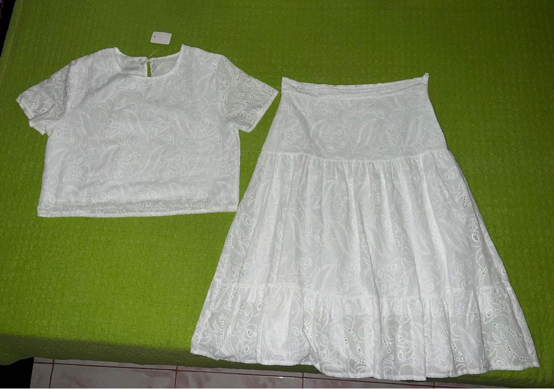 White Eyelet Coordinates (Category: Sets or Coordinates) located in Tarlac. Submitted by prelovedbyfao (Listing ID 1304403280, Image 1). Description: Bought in Bkk Selling low Never used, with tag Fits XS-M.