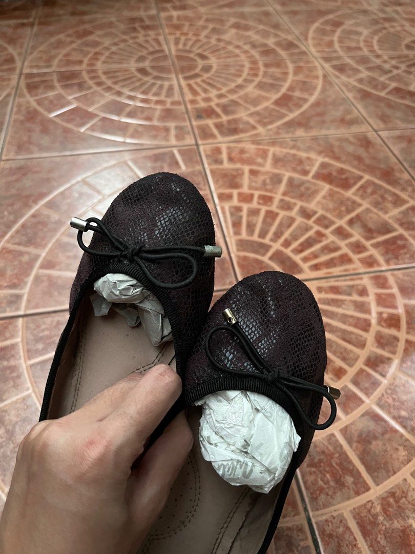 zalora flat shoes bludru Fesyen Wanita Sepatu di Carousell
