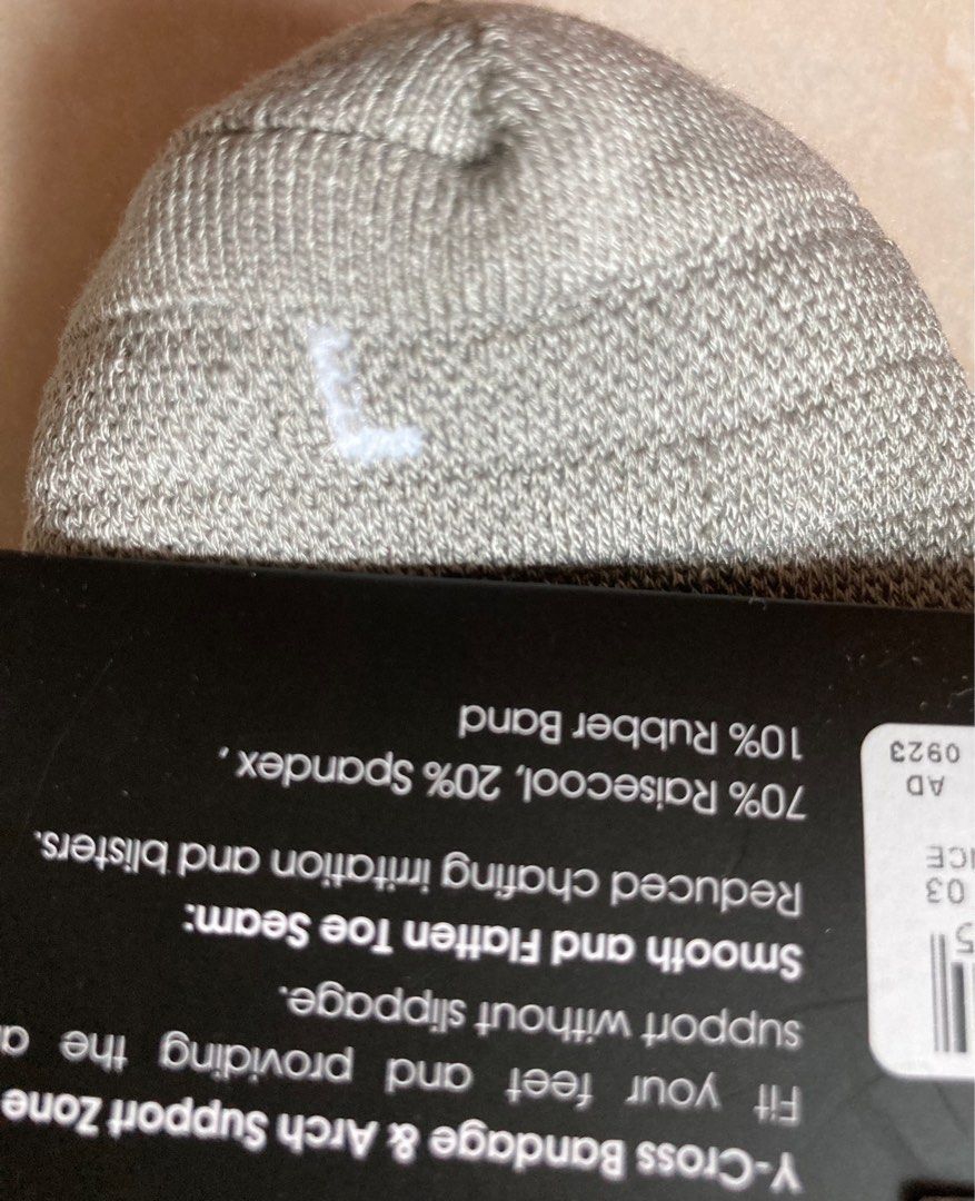 ZVEREST RAISECOOL Performance Socks (Size L) 高性能運動短襪, 女裝, 手錶及配件, 襪褲襪-  Carousell