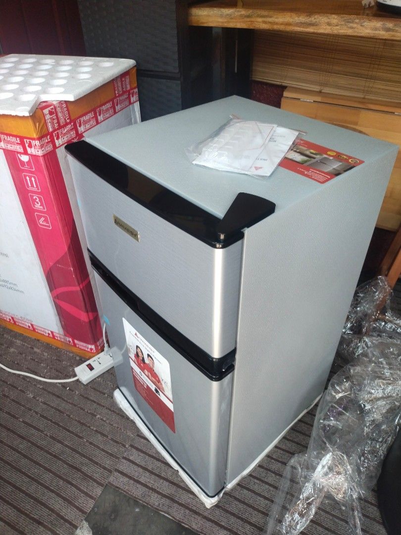 2.8cu.ft. Hanabishi Refrigerator(Double Door) HAMDDREF-2.8 (Category: Refrigerators and Freezers) located in Bulacan. Submitted by robertpastor (Listing ID 1258438570, Image 1). Description: Mabilis Lumamig at Matipid sa kuryente❄ at pwede bitbitin kahit saan, at ilipat kung Saan,For Condo,Hotel,and Hospital use. for only Php.6,500.00 New 2.8cu.ft. Hanabishi Two Door Refrfigerator HAMDDREF-28 Description💯 ✅2.8 cubic feet. ✅Direct Cool Frost. ✅To