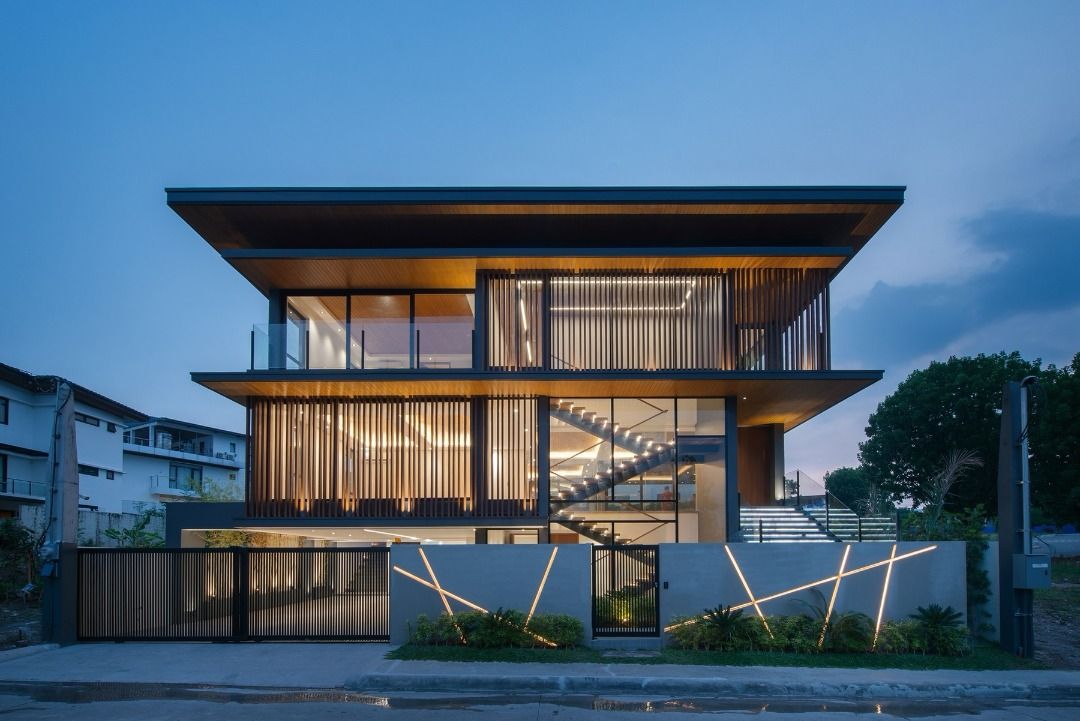 5 bedroom Tivoli Royale house for sale Brand new QC house near Vista