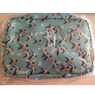 包順豐櫃 $90/件 Paul & Joe 藍色燕子圖案化妝袋 Blue Swallow Cosmetic bag Size: L16.5xH11.5xW4.5cm 全新64188432555778110