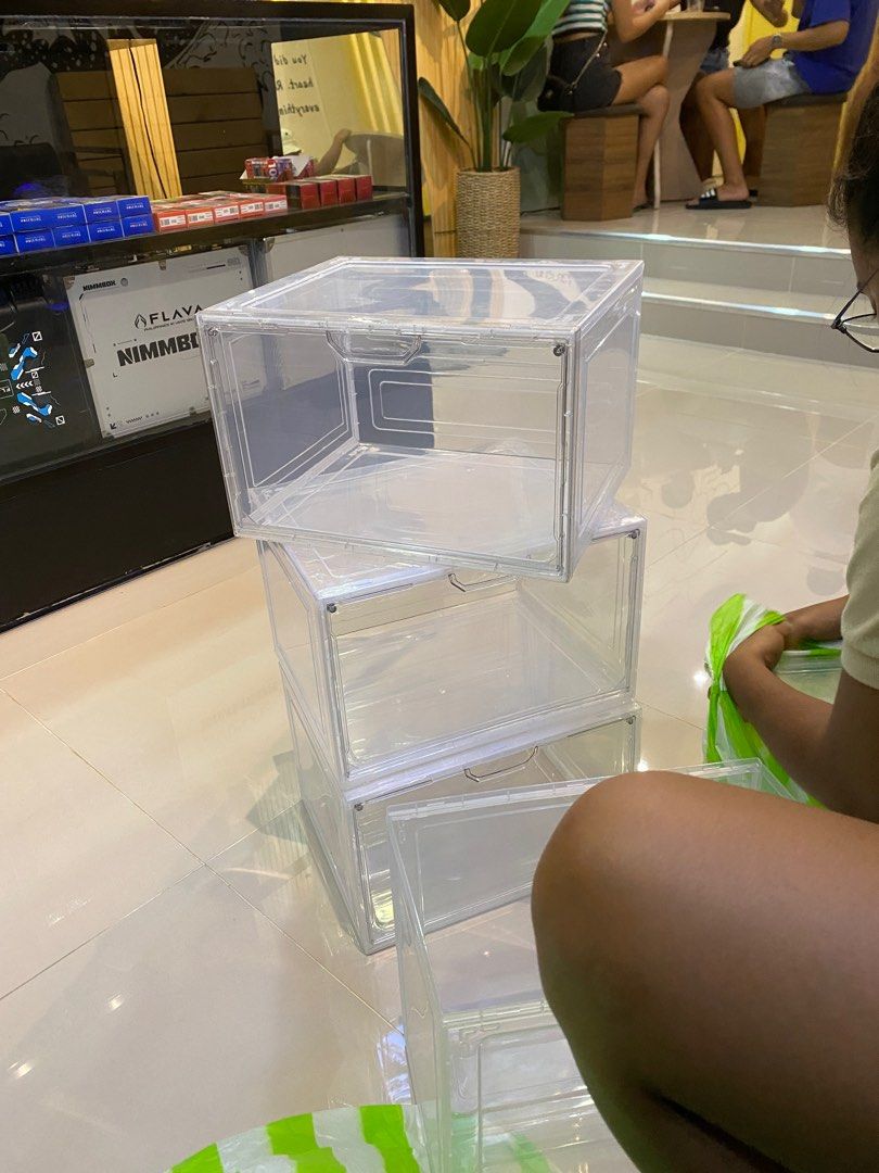 ACRYLIC SHOE BOX (Category: Storage Boxes & Baskets) located in Valenzuela. Submitted by rheyy0713 (Listing ID 1304466170, Image 2). Description: ACRYLIC SHOE BOX FOR SALE 250 PESOS ONLY‼️ May discount if 4 or more kukunin Can ship to you directly, add nalang pang gas .