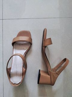 由 xinyabloom (刊登 ID 1304482711，圖片 1) 提交，位於 的 (類別：)，說明：。