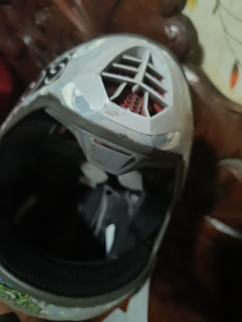 Bell drop helmet (Category: Helmets and other Riding Gears) located in Lucena. Submitted by declutterbyedi (Listing ID 1304612771, Image 3). Description: Orig price: 16k Rfs: Decluttering.
