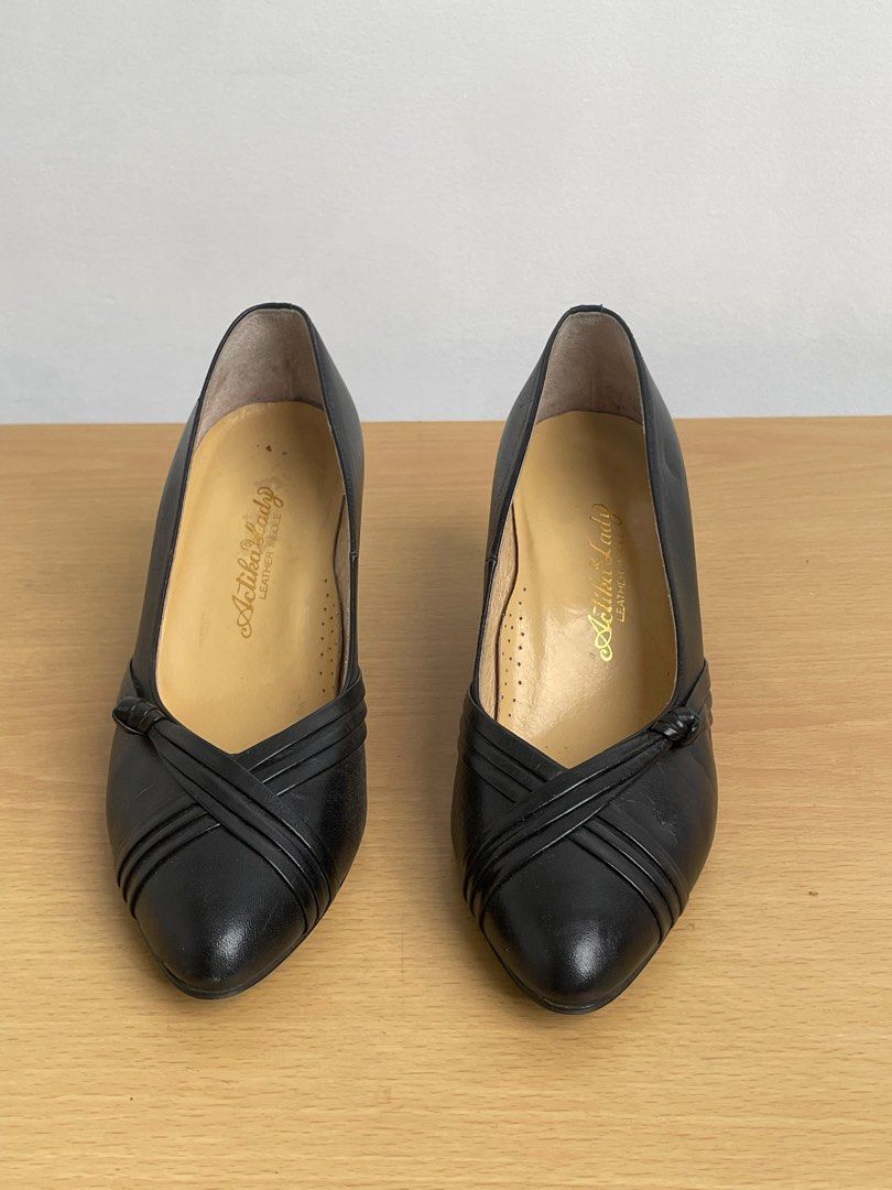 Black stiletto court heels (Category: Heels) located in Quezon City. Submitted by studioamarilyo (Listing ID 1304576414, Image 3). Description: 10/10 -no signs of usage -easy to style -much nicer in person -made of high quality soft leather 22.5 cm 6 cm heels.