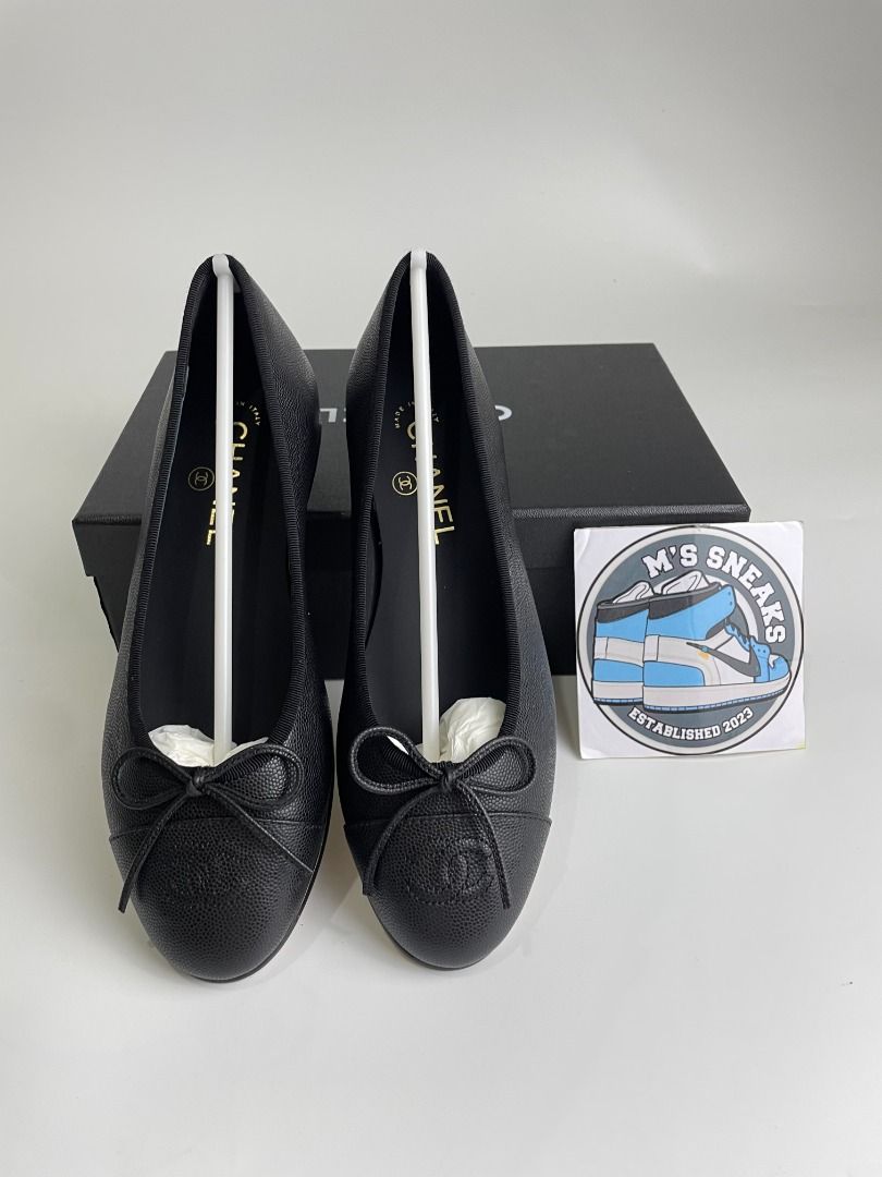 Chanel Ballet Flats (Black) (Category: Flats & Sandals) located in Manila. Submitted by mssneaks2023 (Listing ID 1304604260, Image 2). Description: 𝑷𝑹𝑬-𝑶𝑹𝑫𝑬𝑹‼️ 𝑬𝑻𝑨: 1-2 𝑾𝑬𝑬𝑲𝑺 𝑨𝑭𝑻𝑬𝑹 𝑸𝑪 Chanel Ballet Flats (Made to order) - Actual pictures posted. Size: Made to order, (at least 1 week) waiting. Please be patient. BRAND NEW ‼️ 500 minimum up to 50% downpayment for pre-order to avoid flaking. DM for inquiries 📩 MONEYBACK IF YO